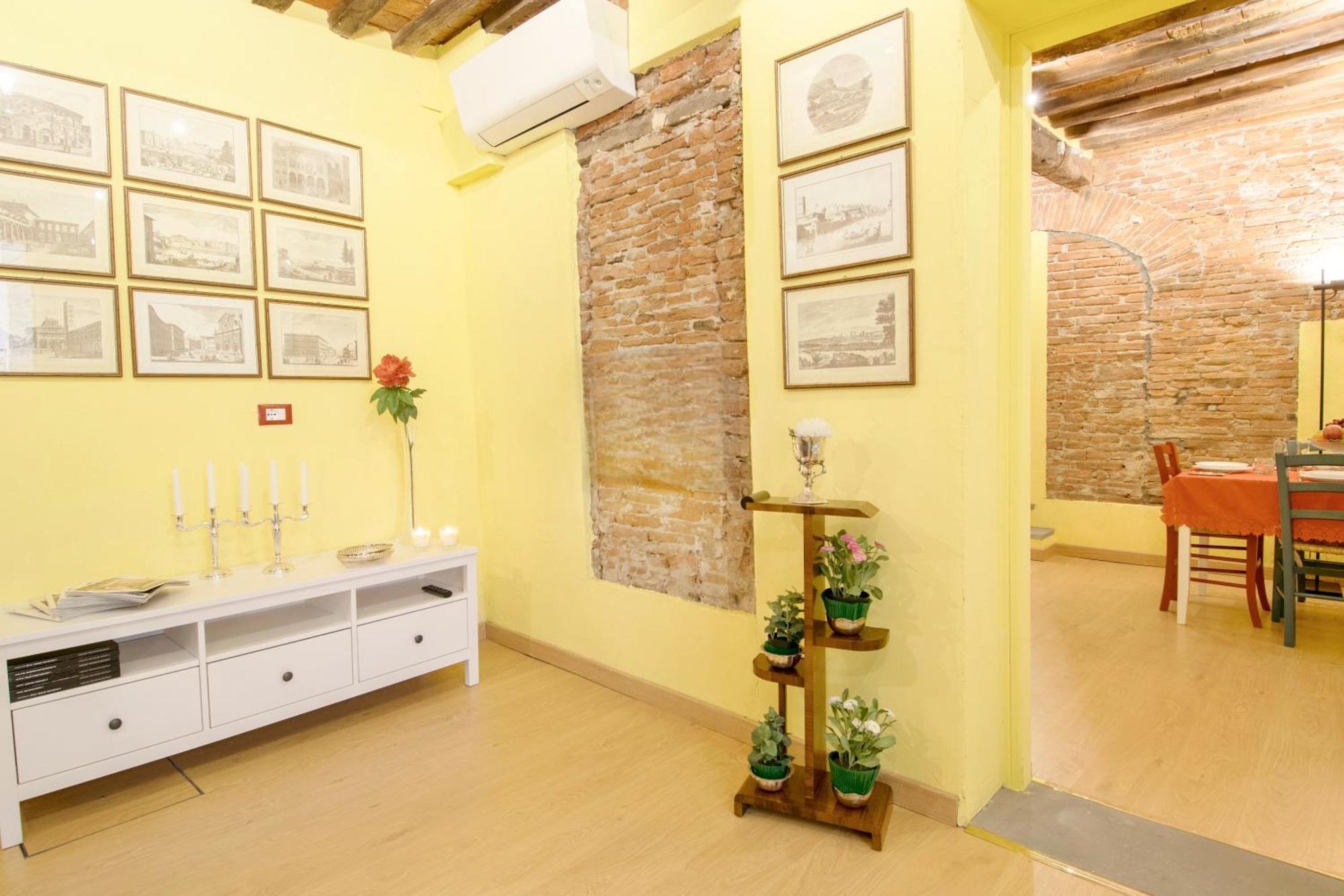 Apartment Cozybricks In - In Historical Center - Air Cond & Wifi -